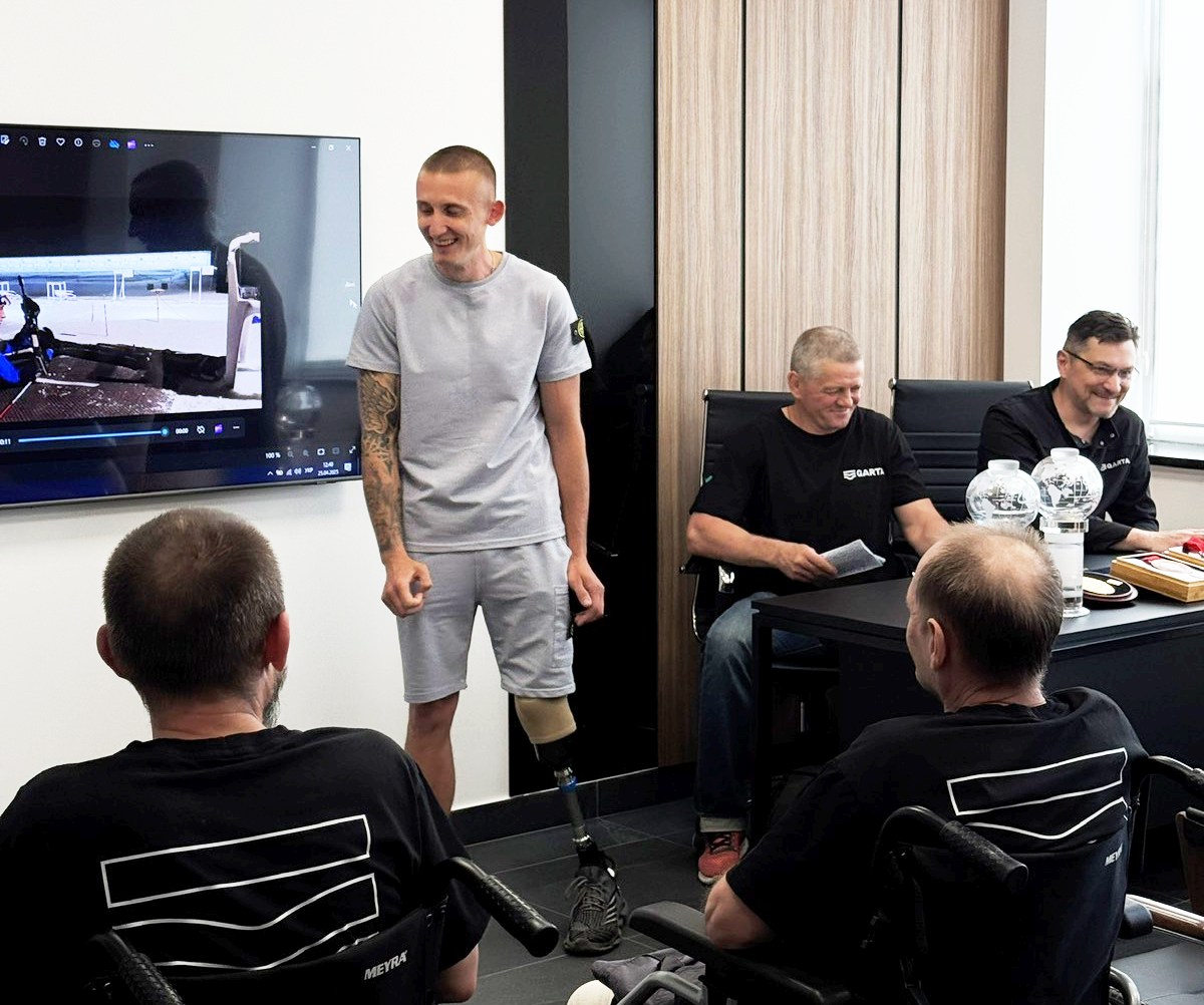 зустріч з Паралімпійцем.jpg